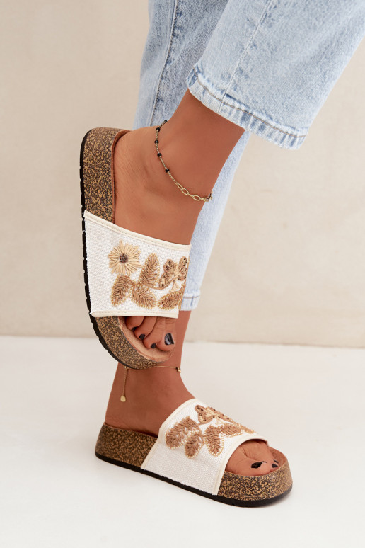 Chaussons en ivoire pour femmes avec plateforme et décoration Ledina