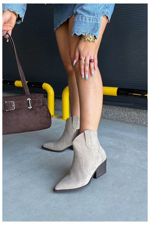 Bottines style cowboy à enfiler en daim synthétique couleur ivoire Beretta