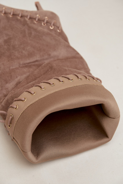 Bottes longues à talon moyen en daim synthétique avec lacets décoratifs couleur sable Juletta