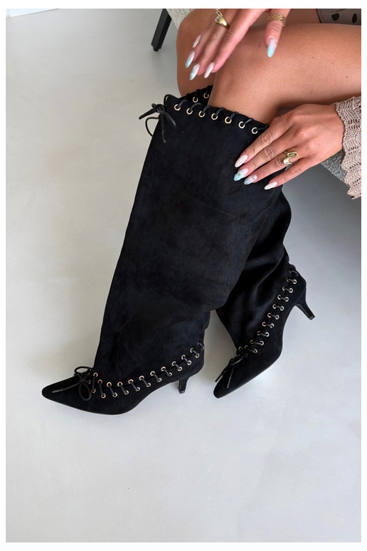 Bottes longues à talon moyen en daim synthétique avec lacets décoratifs couleur noire Juletta
