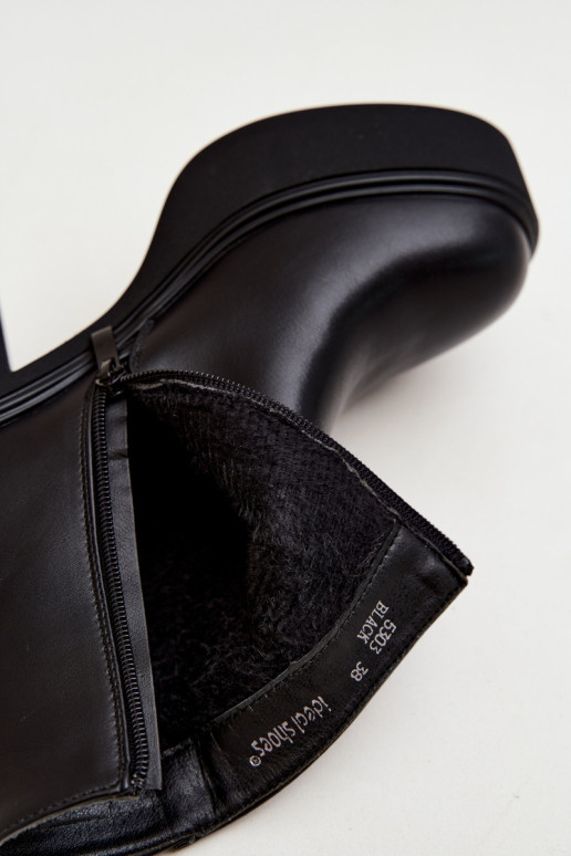 Bottines isolées avec talon et plateforme couleur noire Lurela