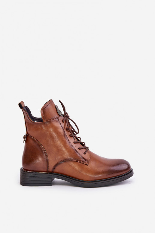 Bottines brunes isolées avec de larges talons ornés Leonise