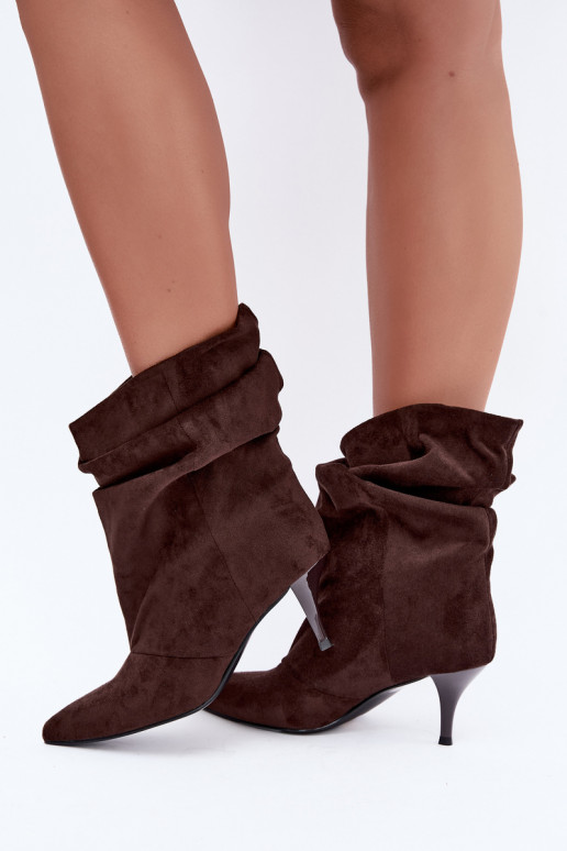 Bottines chocolat à enfiler à talons fins Slouchy Yesenia