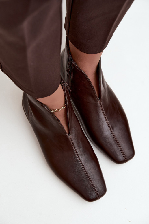 Bottines marron foncé basses Cut Out avec larges talons en simili cuir Canella