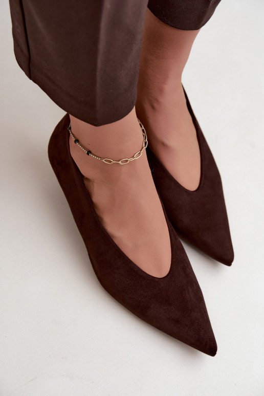 Chaussures en daim chocolat avec Kitten Heel Nuretta