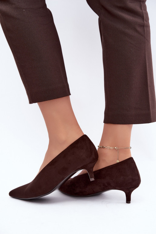 Chaussures en daim chocolat avec Kitten Heel Nuretta