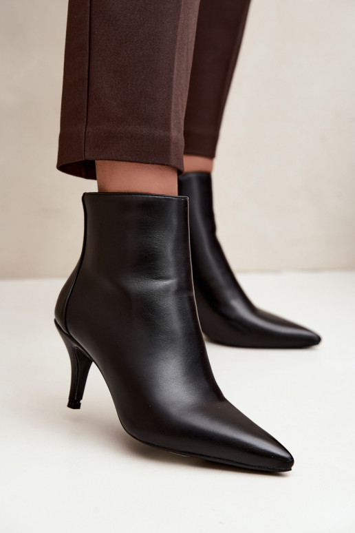 Bottines noires à talons fins et bouts pointus en simili cuir Niretta