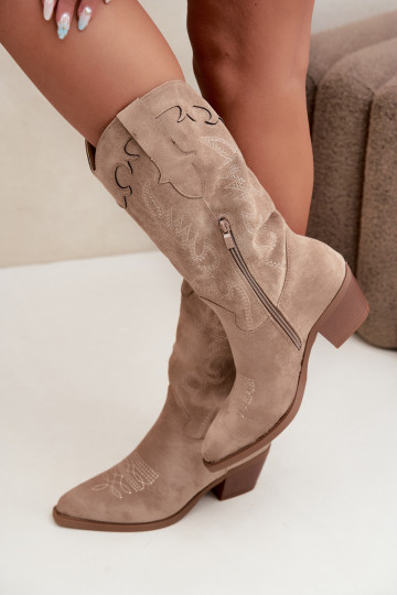 Bottes beiges en suède synthétique style cowboy avec talons Jarissa
