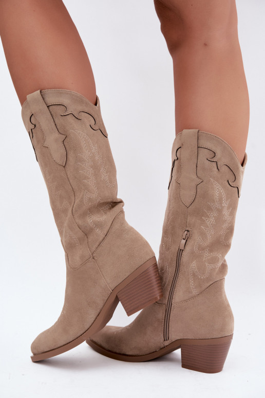 Bottes beiges en suède synthétique style cowboy avec talons Jarissa