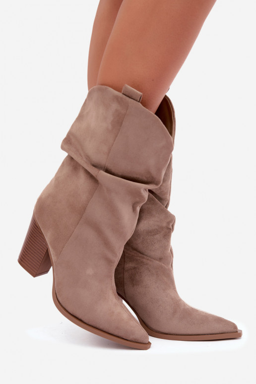 Bottines beiges en daim avec volants sur le talon Inela