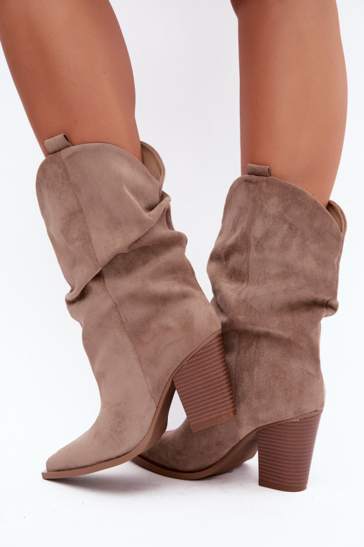 Bottines beiges en daim avec volants sur le talon Inela