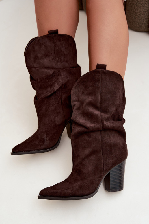 Bottines chocolat en daim avec volants sur le talon Inela