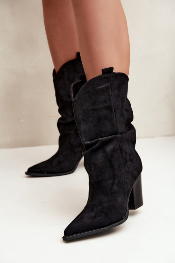Bottines noires en daim avec volants sur le talon Inela 2
