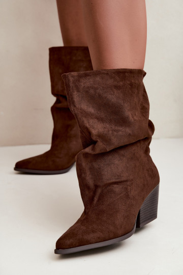 Bottines brunes froissées à enfiler sur un talon carré Cazela 2