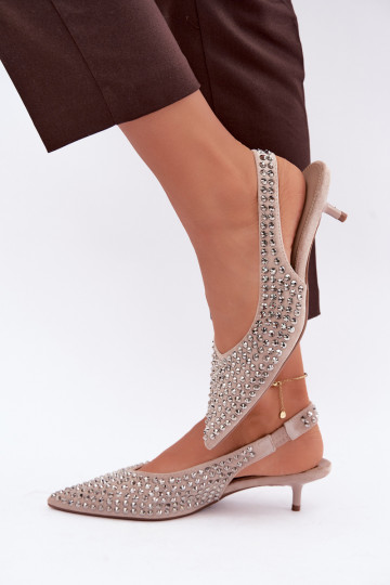 Sandales beiges pour femmes avec clous et petit talon Tai turidden 2
