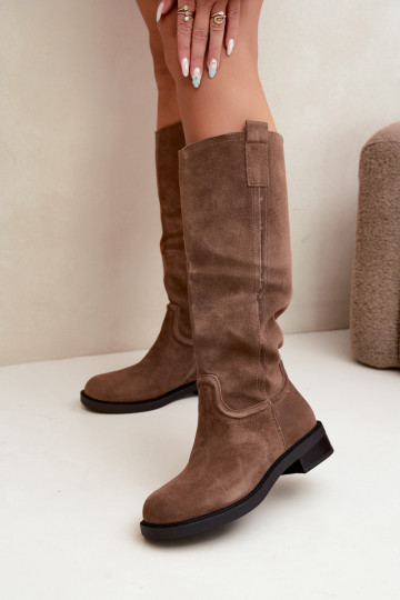 Bottes brunes en daim isolées Ashmere 2