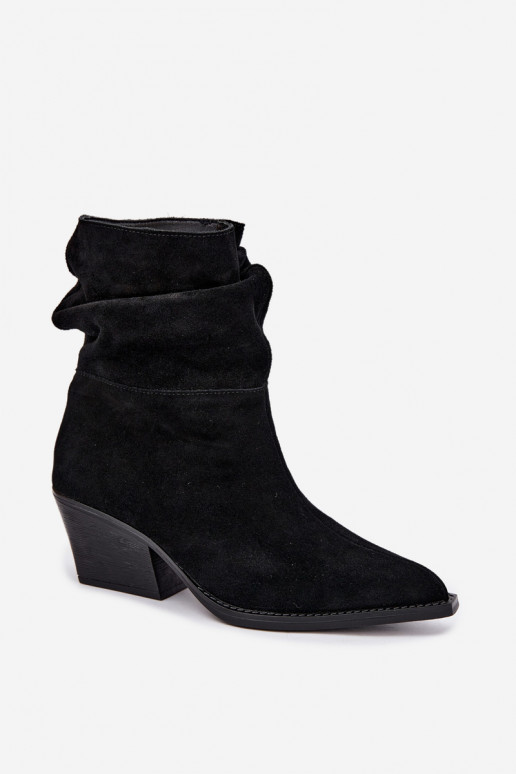Bottines en daim naturel avec plis et talons de couleur noire Merrin