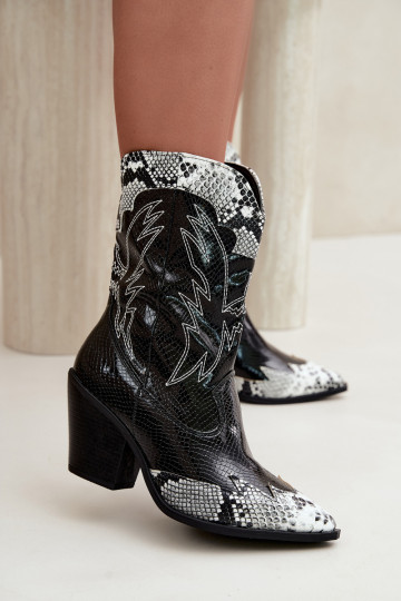 bottines cowboy en fausse fourrure avec motif en relief en noir et blanc Ambery 2