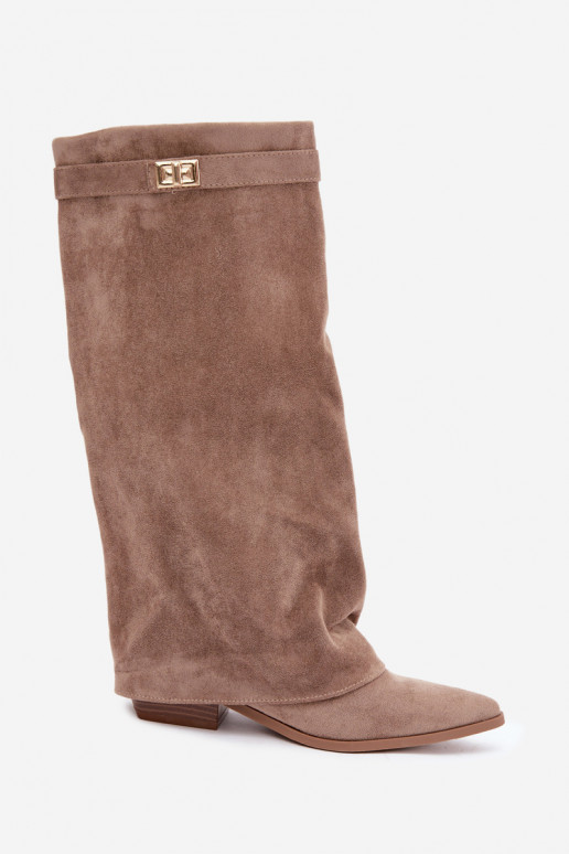 bottes hautes pour femmes avec tige cousue sur un petit talon en simili daim couleur sable Gisellea