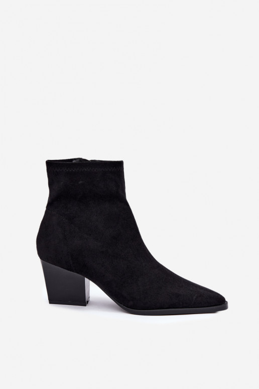 bottines pour femmes avec talons inclinés en noir Atina