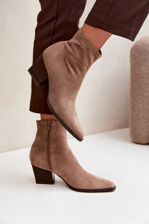 bottines pour femmes avec talons inclinés en couleur sable Atina