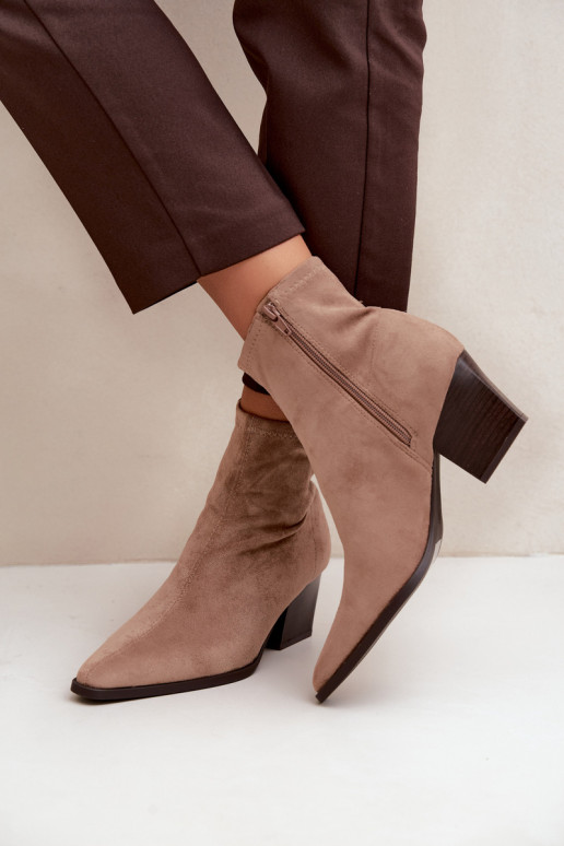 bottines pour femmes avec talons inclinés en couleur sable Atina