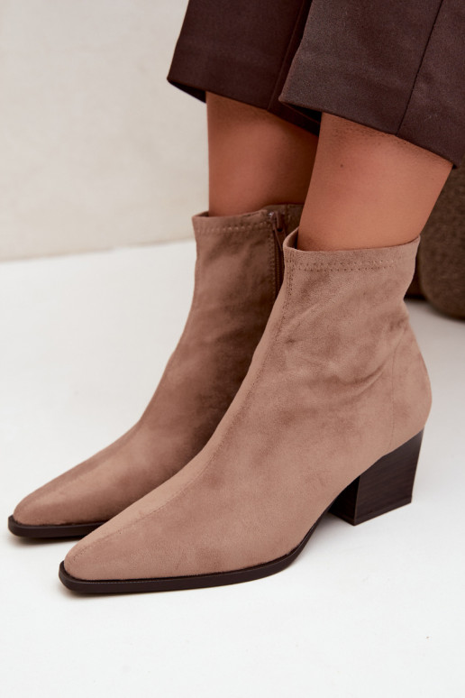 bottines pour femmes avec talons inclinés en couleur sable Atina