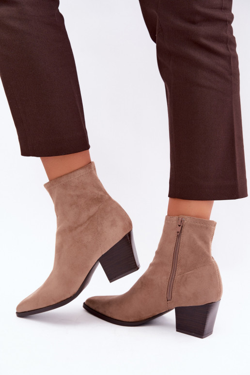 bottines pour femmes avec talons inclinés en couleur sable Atina