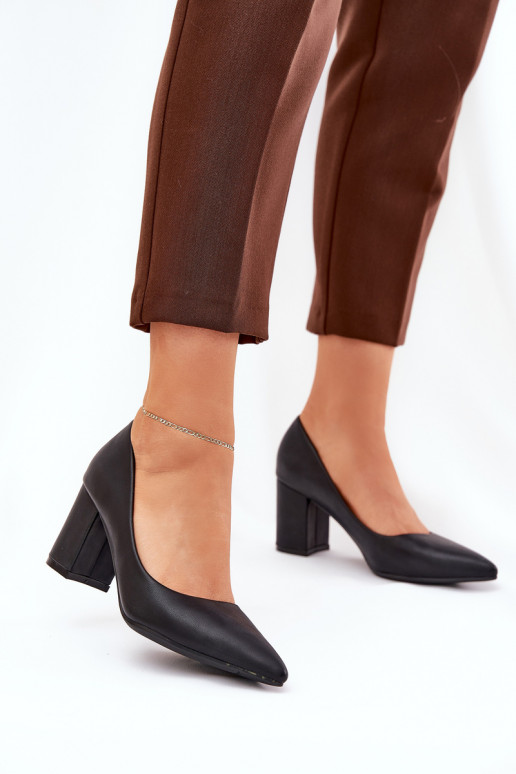 chaussures à talons hauts avec bouts pointus en noir