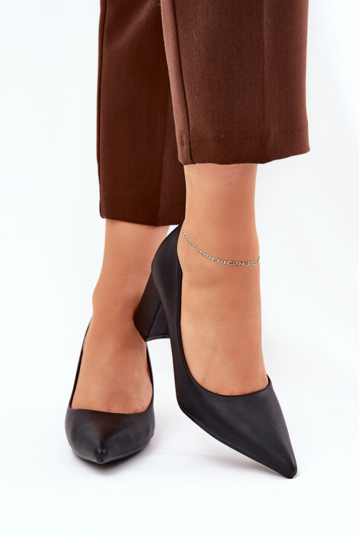 chaussures à talons hauts avec bouts pointus en noir