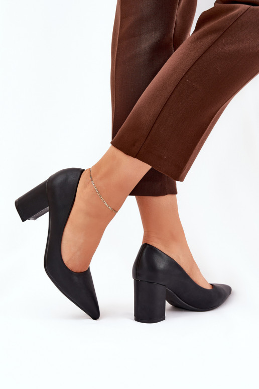 chaussures à talons hauts avec bouts pointus en noir