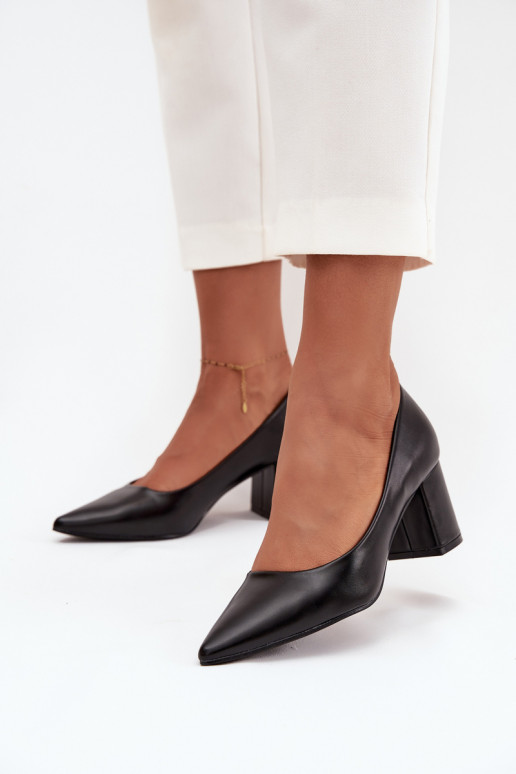 talons aiguilles avec bouts pointus en noir