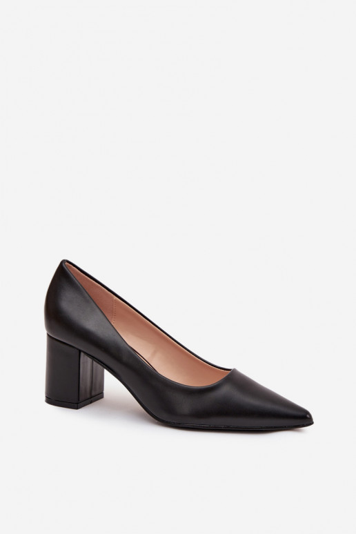 talons aiguilles avec bouts pointus en noir