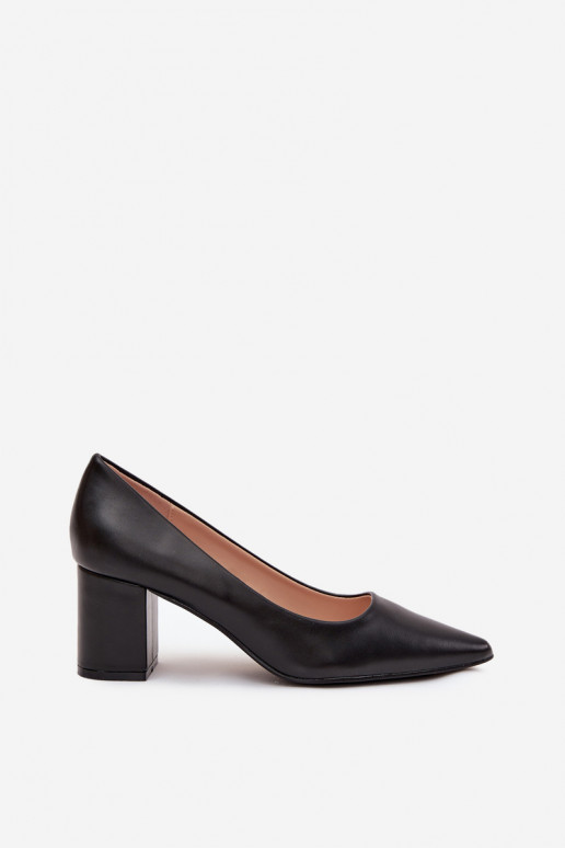 talons aiguilles avec bouts pointus en noir