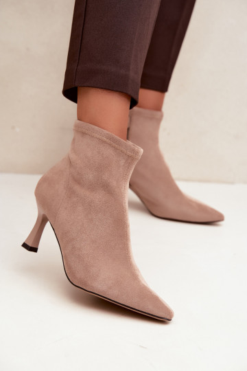 Bottines pour femmes sur un talon fin avec des coutures en couleur sable Clancy 2