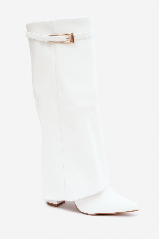Bottes longues avec talons et tige cousue avec boucles en couleur blanche Amrie