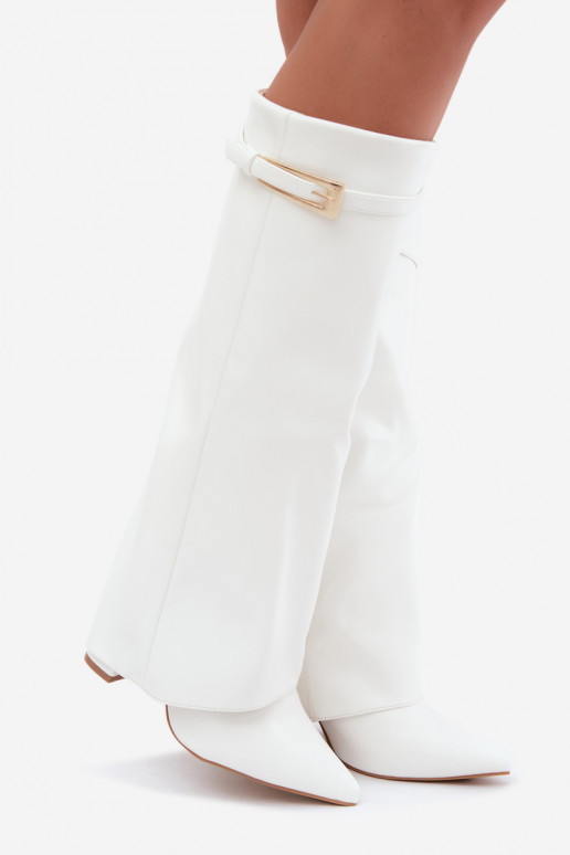 Bottes longues avec talons et tige cousue avec boucles en couleur blanche Amrie