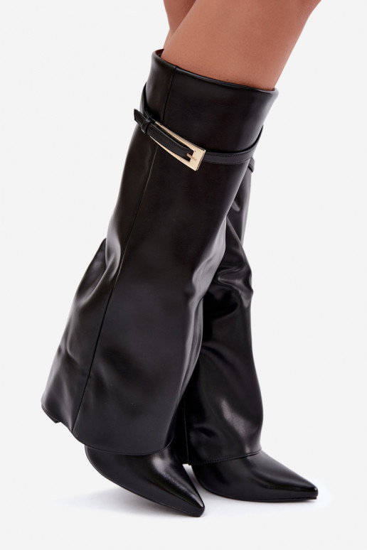 Bottes longues avec talons et tige cousue avec boucles en couleur noire Amrie