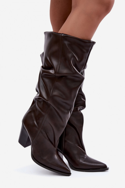 Bottes chocolat à talons et volants en simili cuir Jensy