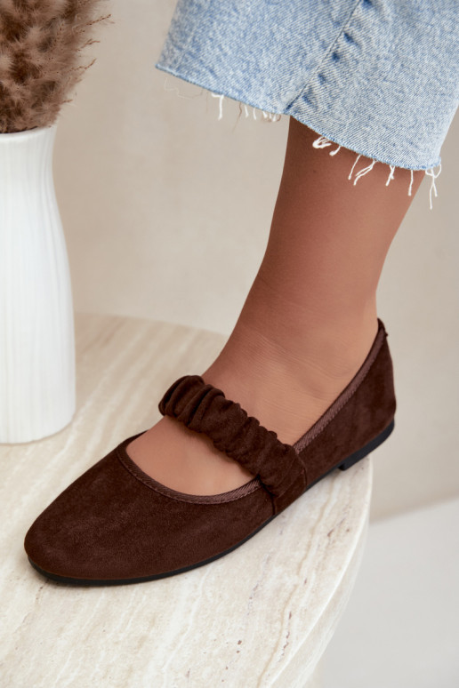 Ballerines chocolat avec des sangles sculptées Loreya