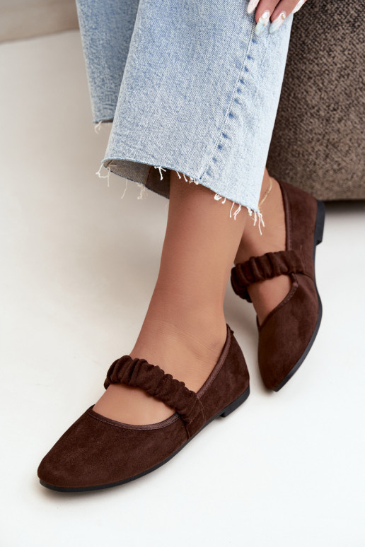 Ballerines chocolat avec des sangles sculptées Loreya