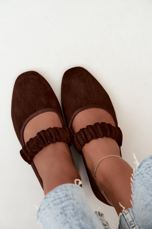 Ballerines chocolat avec des sangles sculptées Loreya