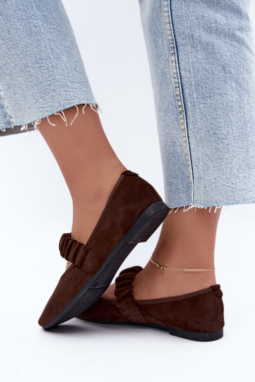 Ballerines chocolat avec des sangles sculptées Loreya