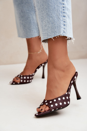 Sandales à talons fins et pois couleur chocolat Pevra 2