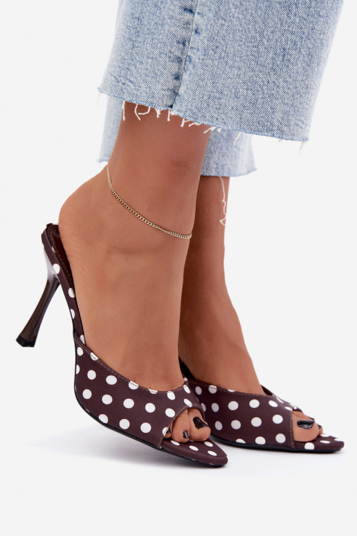 Sandales à talons fins et pois couleur chocolat Pevra
