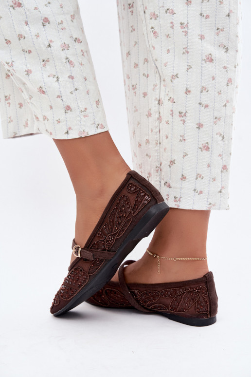 Ballerines en maille avec des fleurs brodées et des paillettes couleur chocolat Caletta