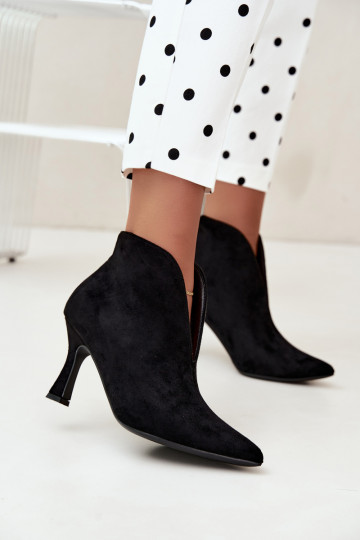 bottines pour femmes avec découpes et talons en noir Jelya 2