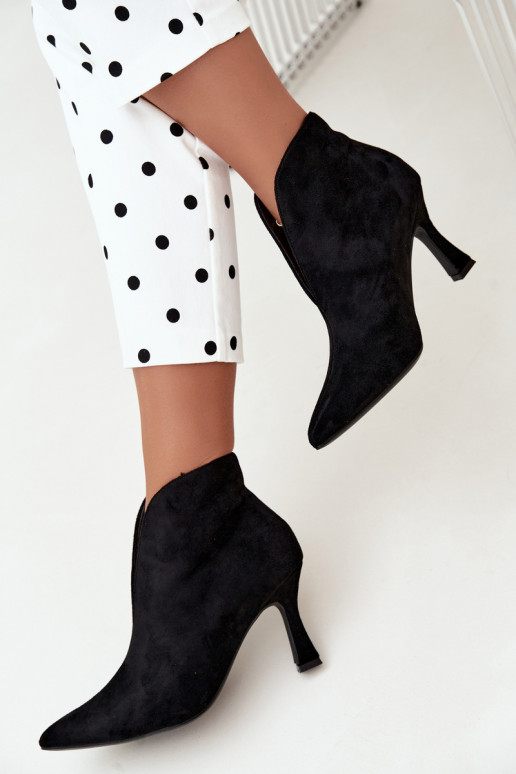 bottines pour femmes avec découpes et talons en noir Jelya