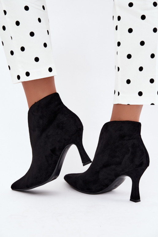 bottines pour femmes avec découpes et talons en noir Jelya