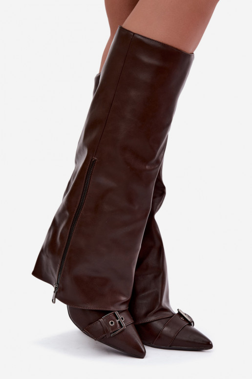 bottes hautes isolées avec talons fins et boucles en couleur marron Kelra